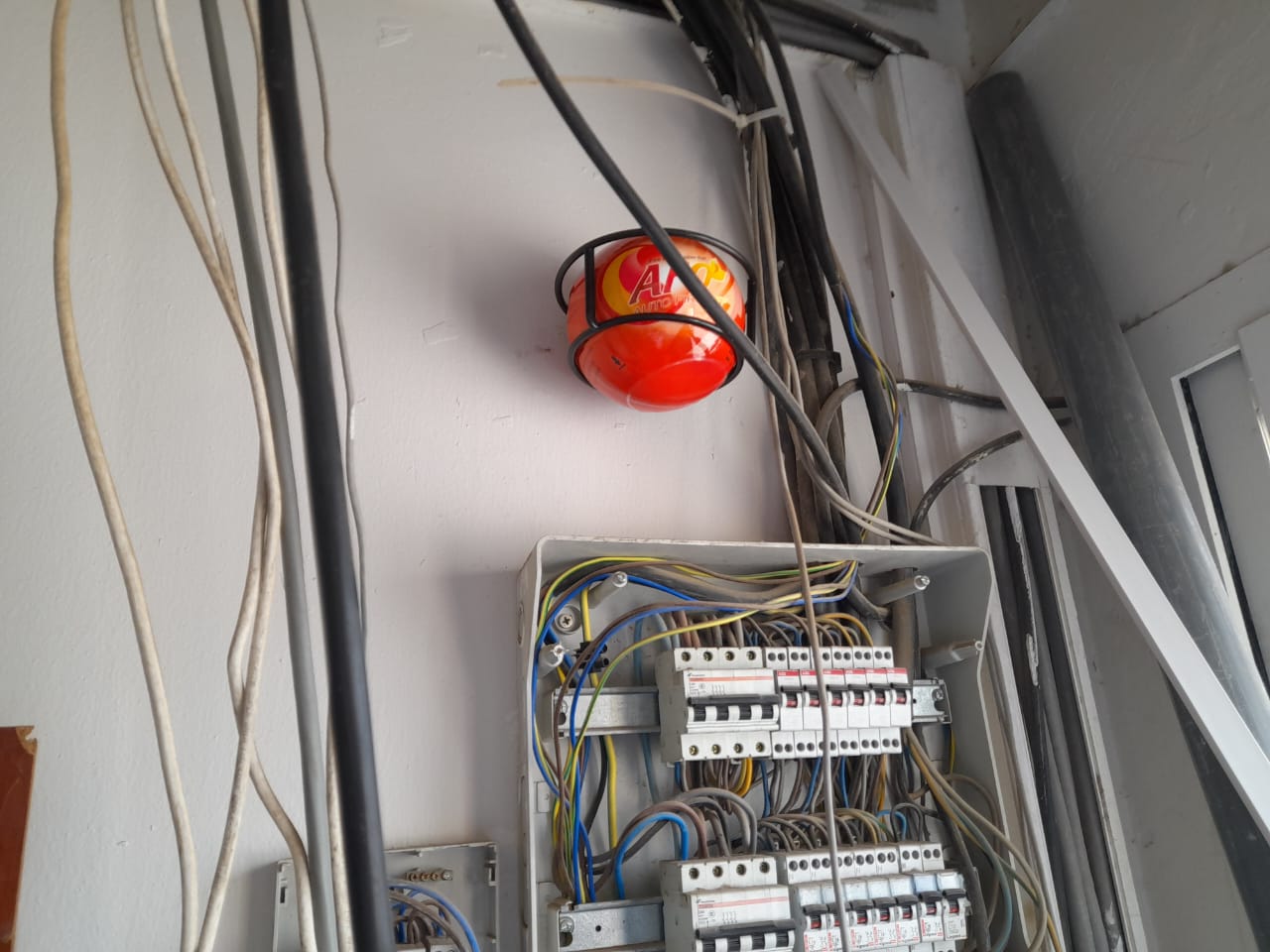 Installation des boules anti-feu à la CNSS